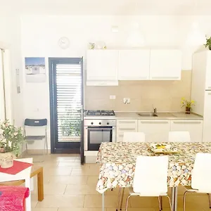 https://casa-raffaella.it-tuscanyhotel.com