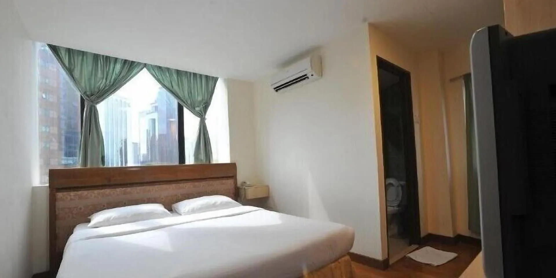 Hotel Ambassador @ Bukit Bintang Kuala Lumpur 2*,